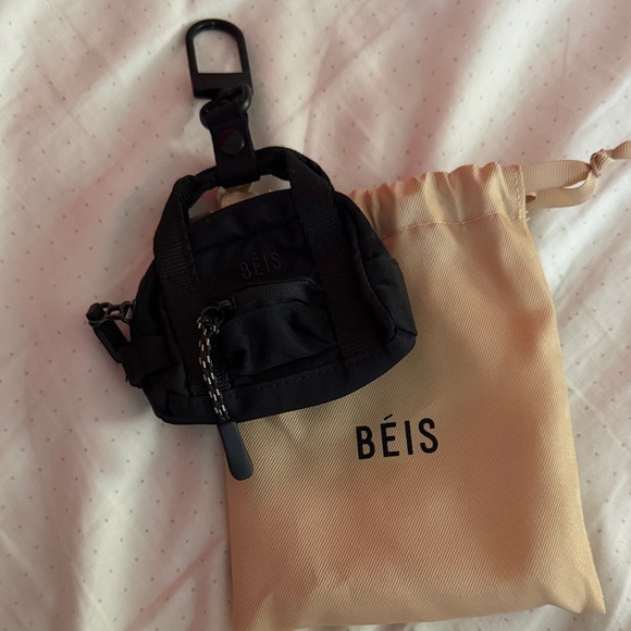 Beis Sport Duffle Charm - Picture 3 of 3